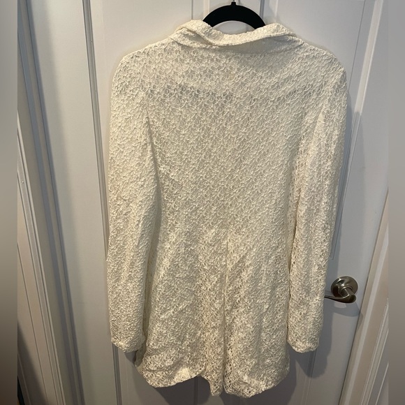 Lace coat - Picture 7 of 9